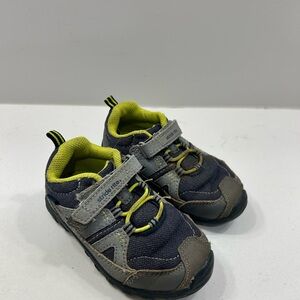 Stride Rite M2P Demon sneakers in gray and neon yellow (Size 7.5W)